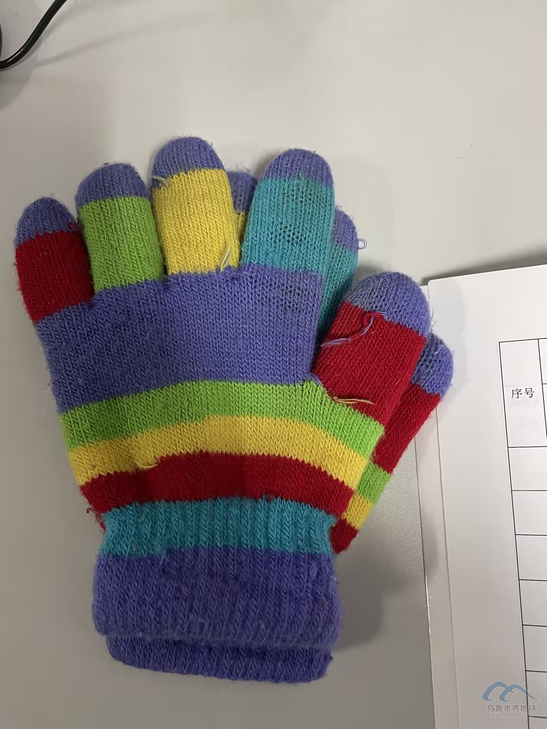 彩色手套.jpg