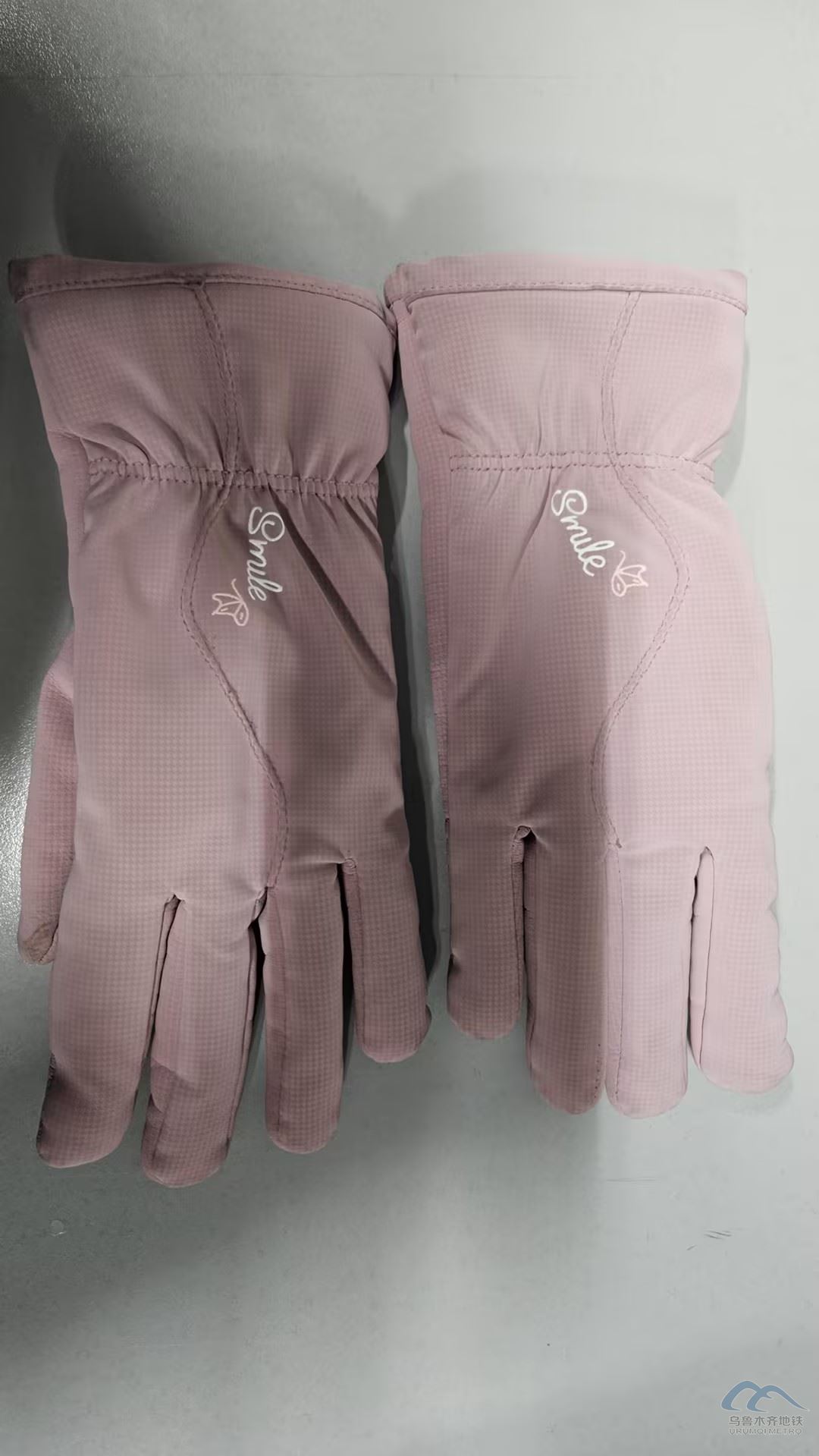粉色手套.jpg