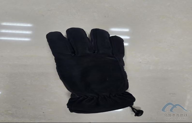 2025年12月13日地铁1号线站内遗失物品清单86.png 2025年12月13日地铁1号线站内遗失物品清单86.png